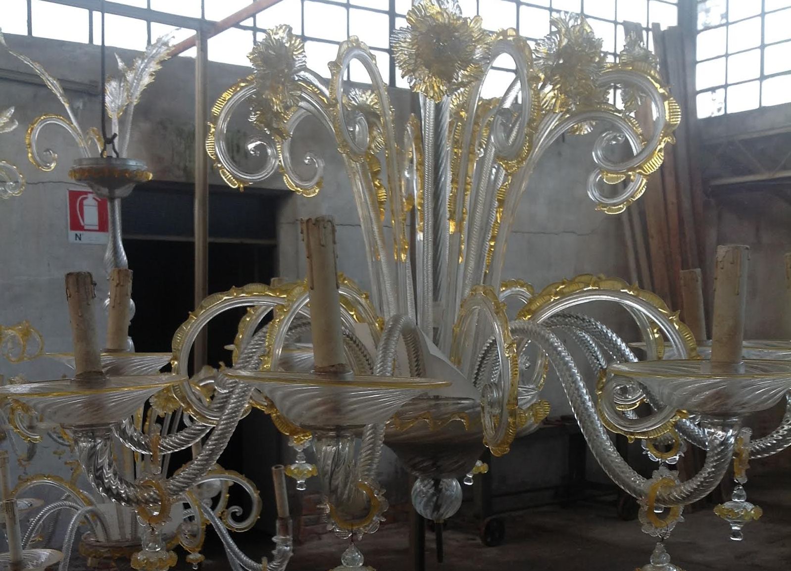 Lampadari di Murano: ancora pochi mesi e il restauro sarà completato   